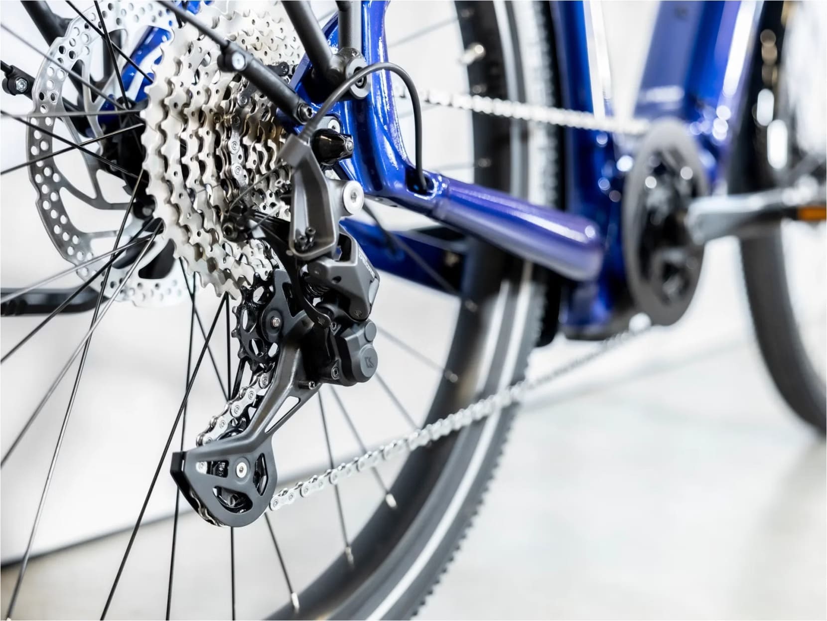 VTC Électrique Trek Allant+ 7 Shimano Deore 10V 625 Wh 2023