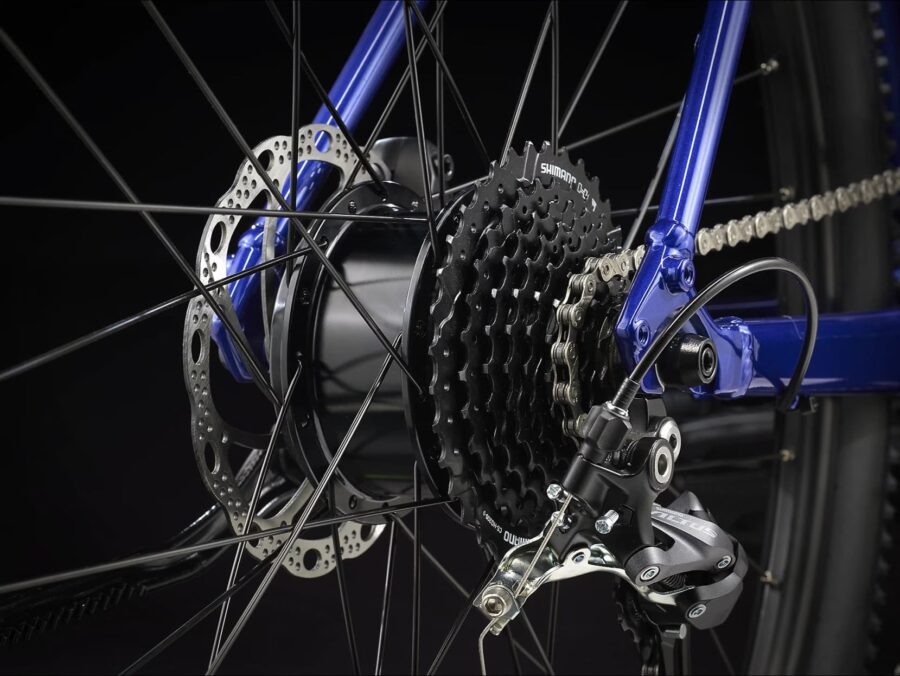Trek Dual Sport+ 2 Stagger Shimano Altus 9V 250 Wh 650 mm 2023